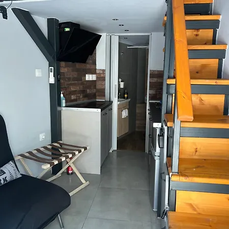 Youth Loft In Ano Poli